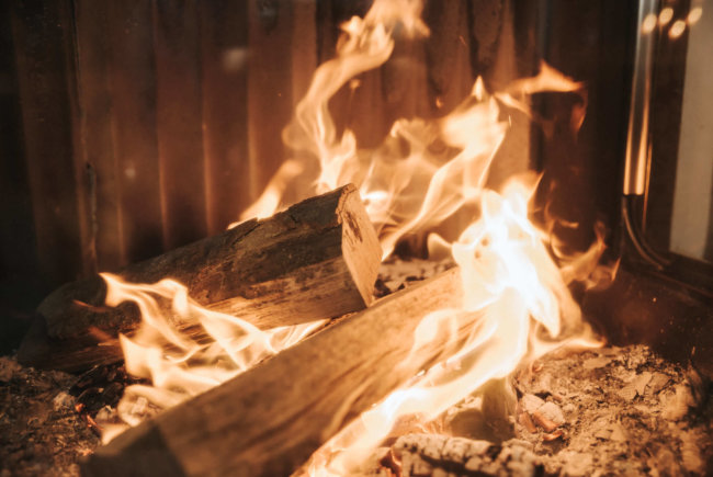 Kaminfeuer im Hotel Schneider, Obertauern