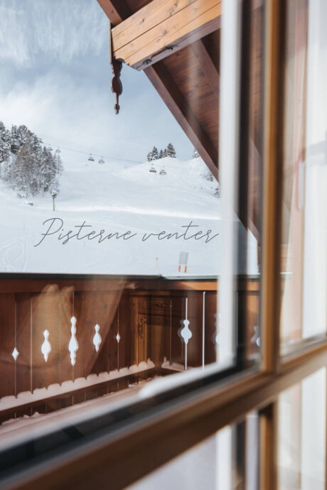 Udsigt fra Hotel Schneider direkte til de sneklædte pister i Obertauern